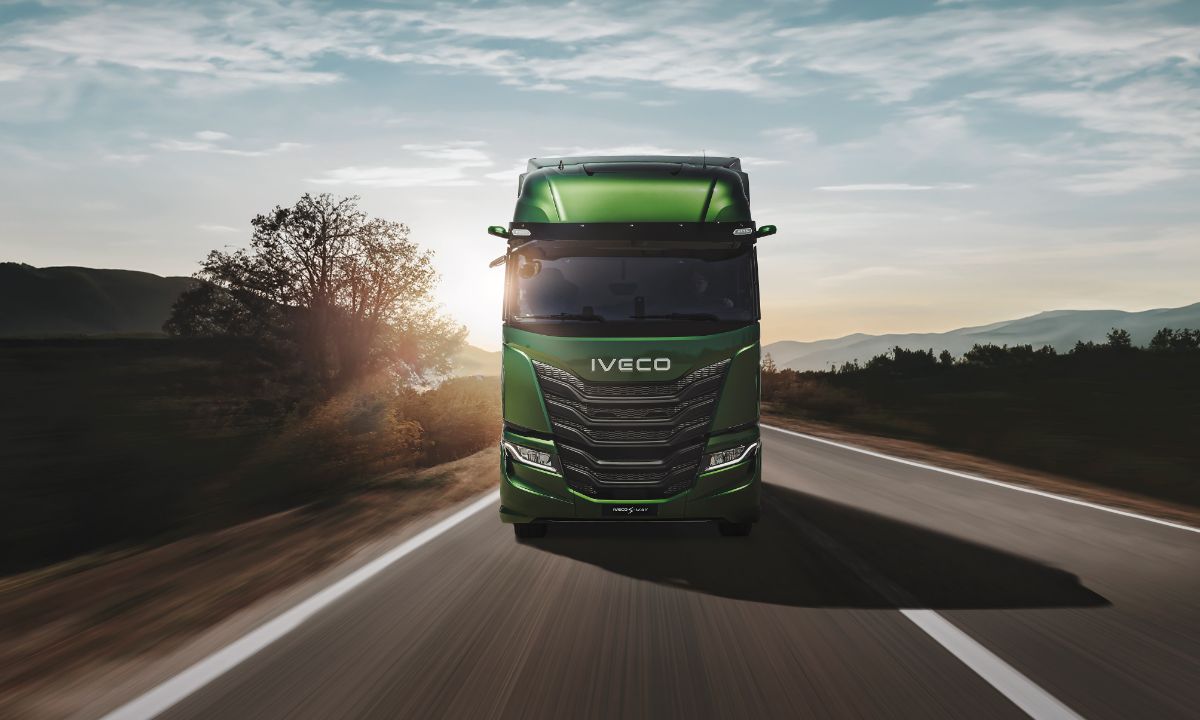 TÜV SÜD conferma consumi ridotti fino al 10,54% per il nuovo IVECO S-Way  - - Lombardia Truck