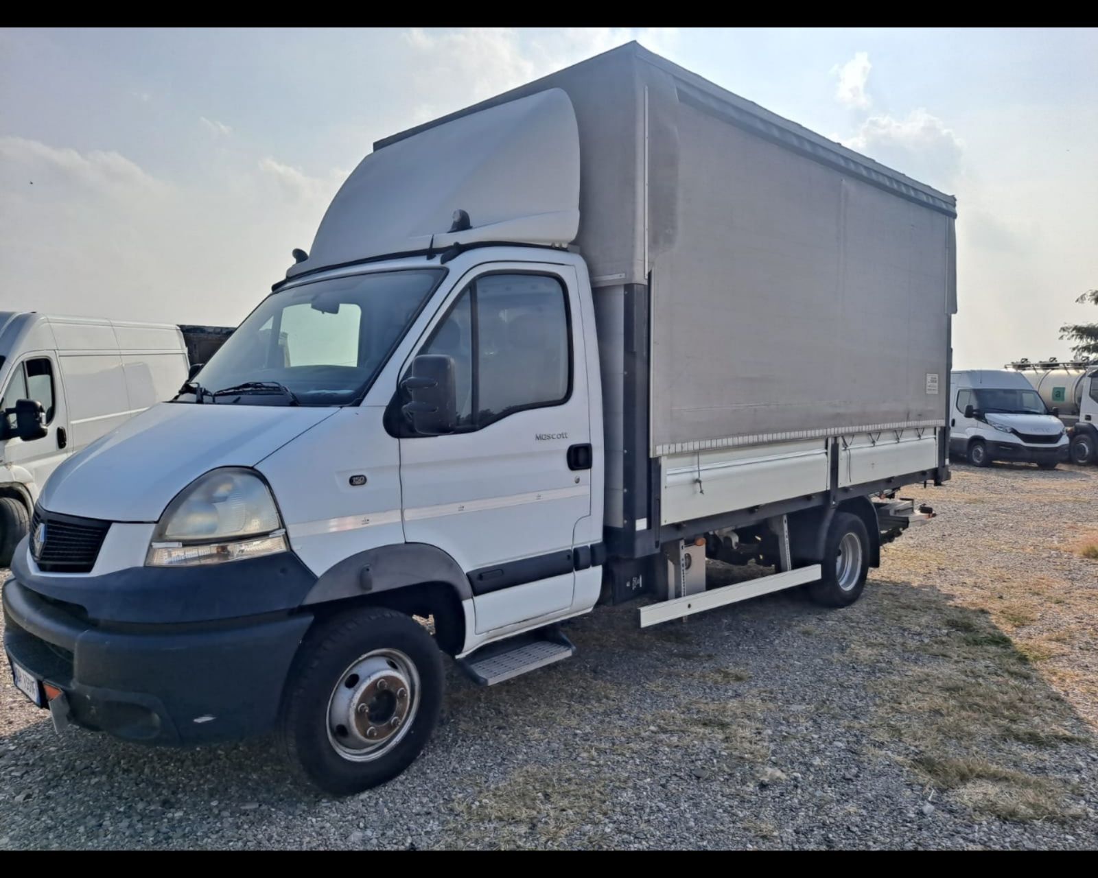 RENAULT TRUCKS RENAULT MASCOTT CENTINA CON SPONDA - Lombardia Truck