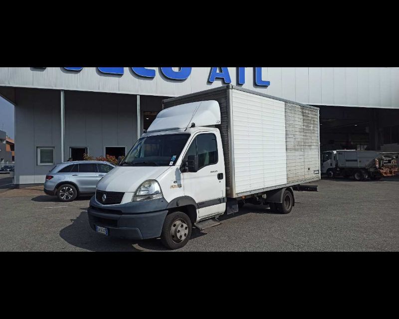 RENAULT V.I. RENAULT MASCOTT 130.35 BOX - Lombardia Truck